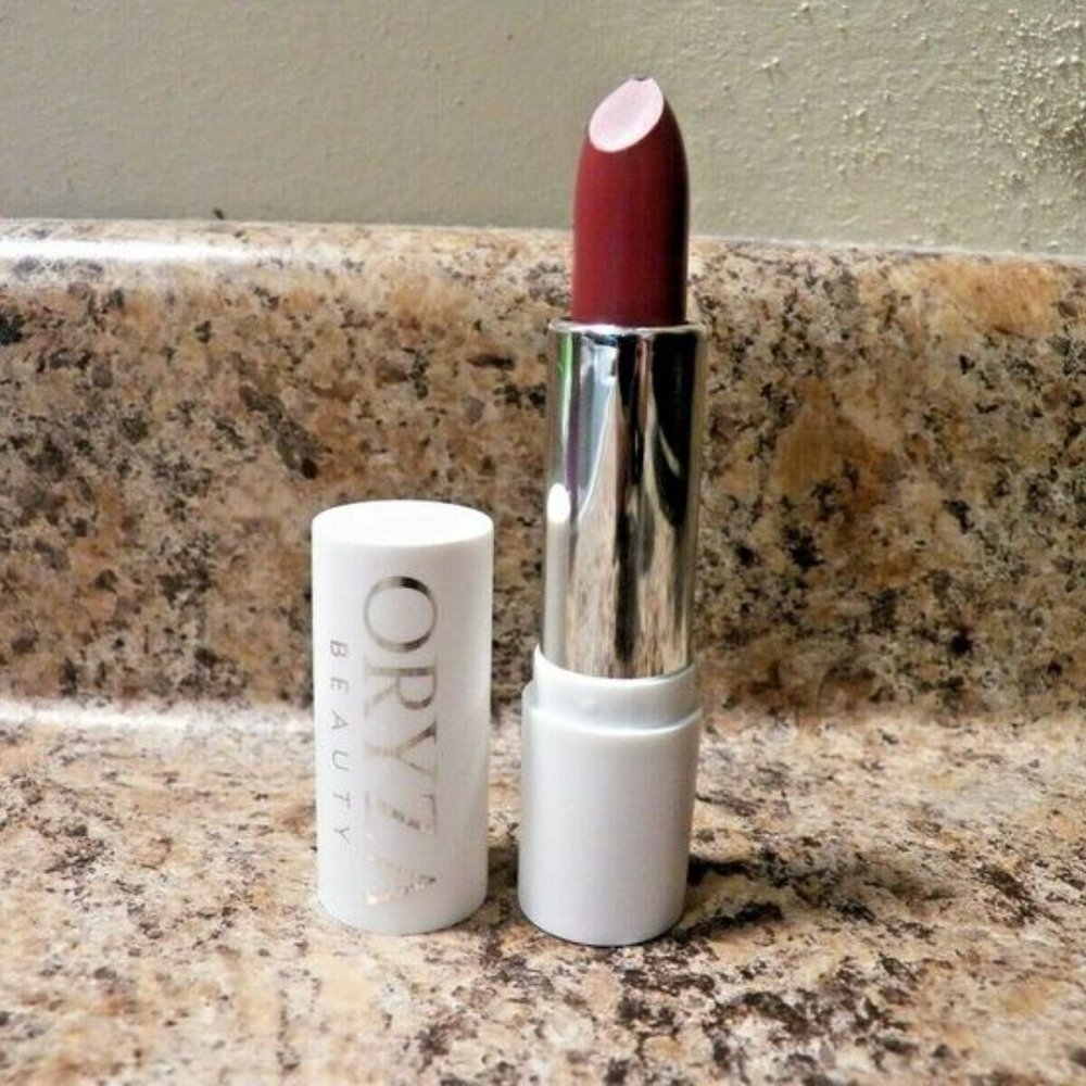 ORYZA BEAUTY Lipstick in Opus